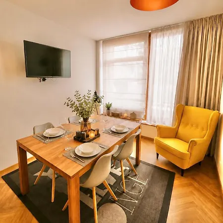 Domira Old Town With Terrace Апартаменты *