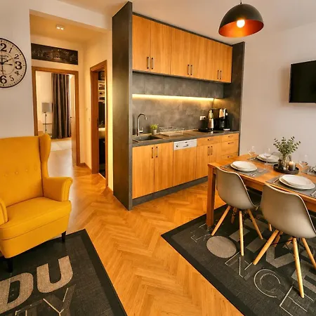 Апартаменты Domira Old Town With Terrace *