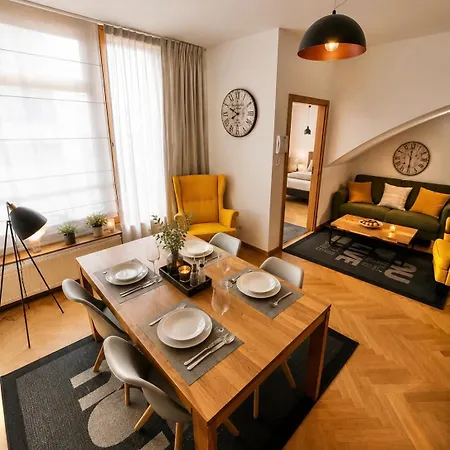 Domira Old Town With Terrace Апартаменты *